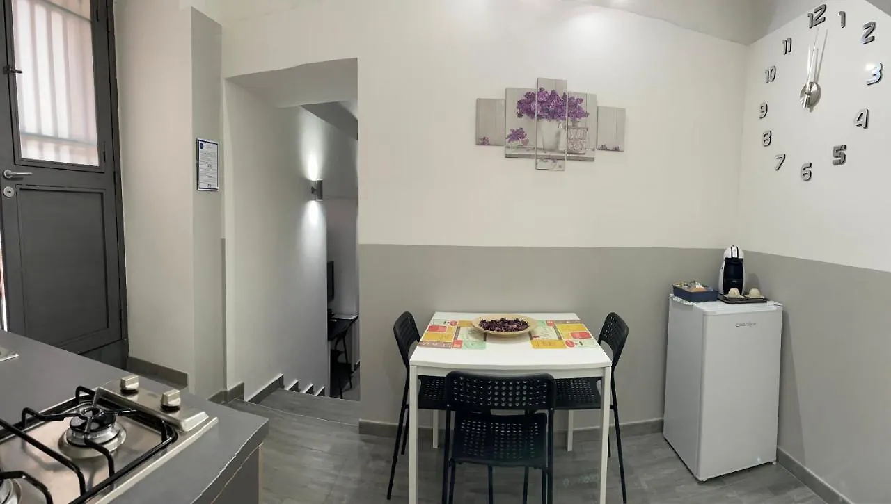 Apartament La Casa Di Karola Katania