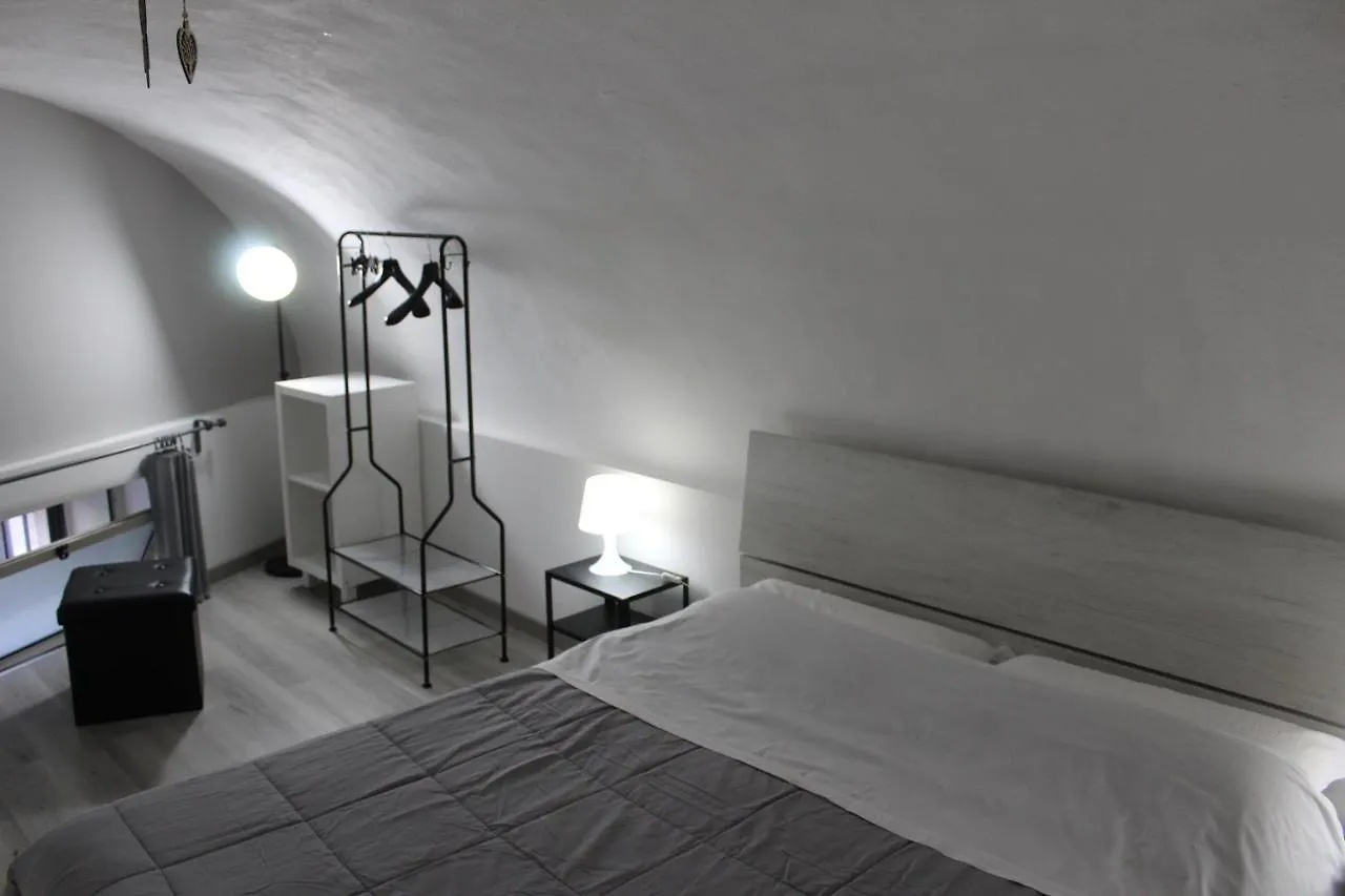 Apartament La Casa Di Karola Katania