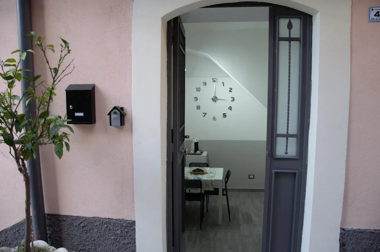 Appartamento La Casa di Karola Aeroporto di Catania Fontana Rossa