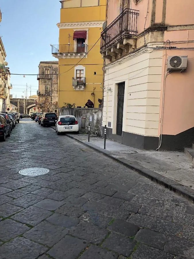 Appartamento La Casa di Karola Aeroporto di Catania Fontana Rossa 0*,  Italia